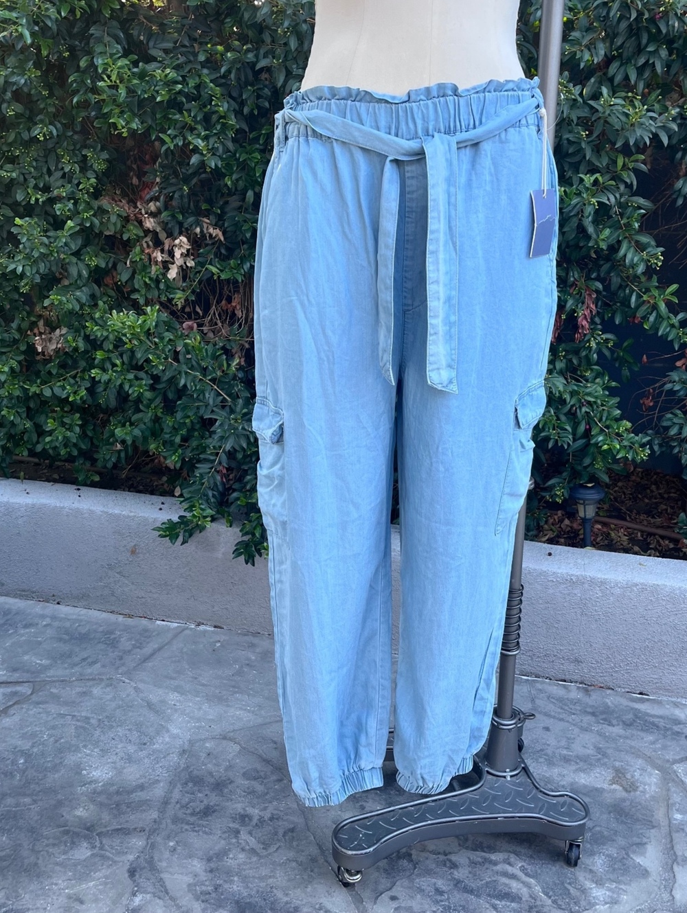 Indigo Rising Light Wash Denim Cargo Jogger Pants XL Light Weight Boho Y2K